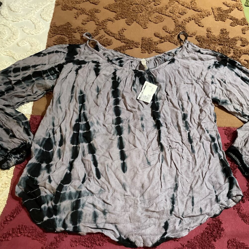 Elan Grey Blouse size Medium